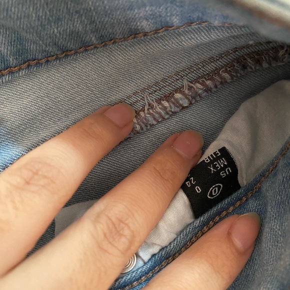 Light and dark blue jeans - Picture 2 of 5